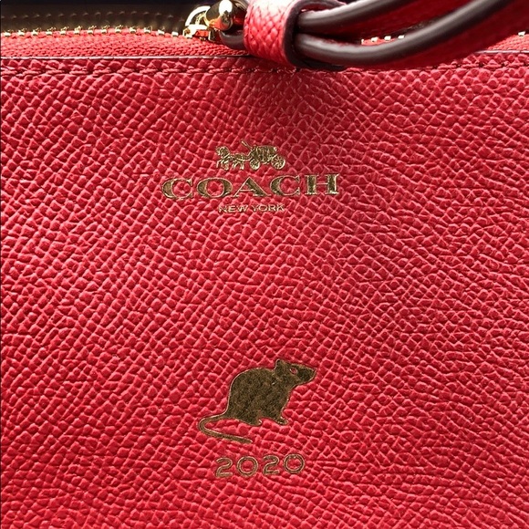 COACH LUNAR NEW YEAR CORNER ZIP WRISTLET WITH RAT - Picture 10 of 16